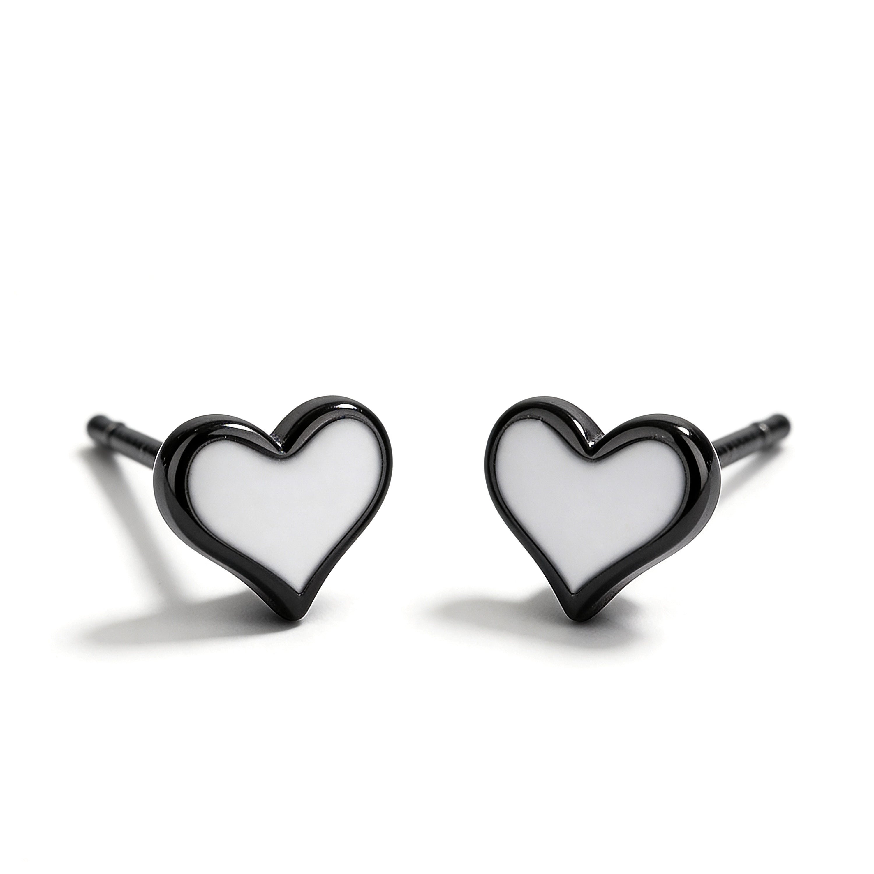 Black and white 9mm heart stud earrings.