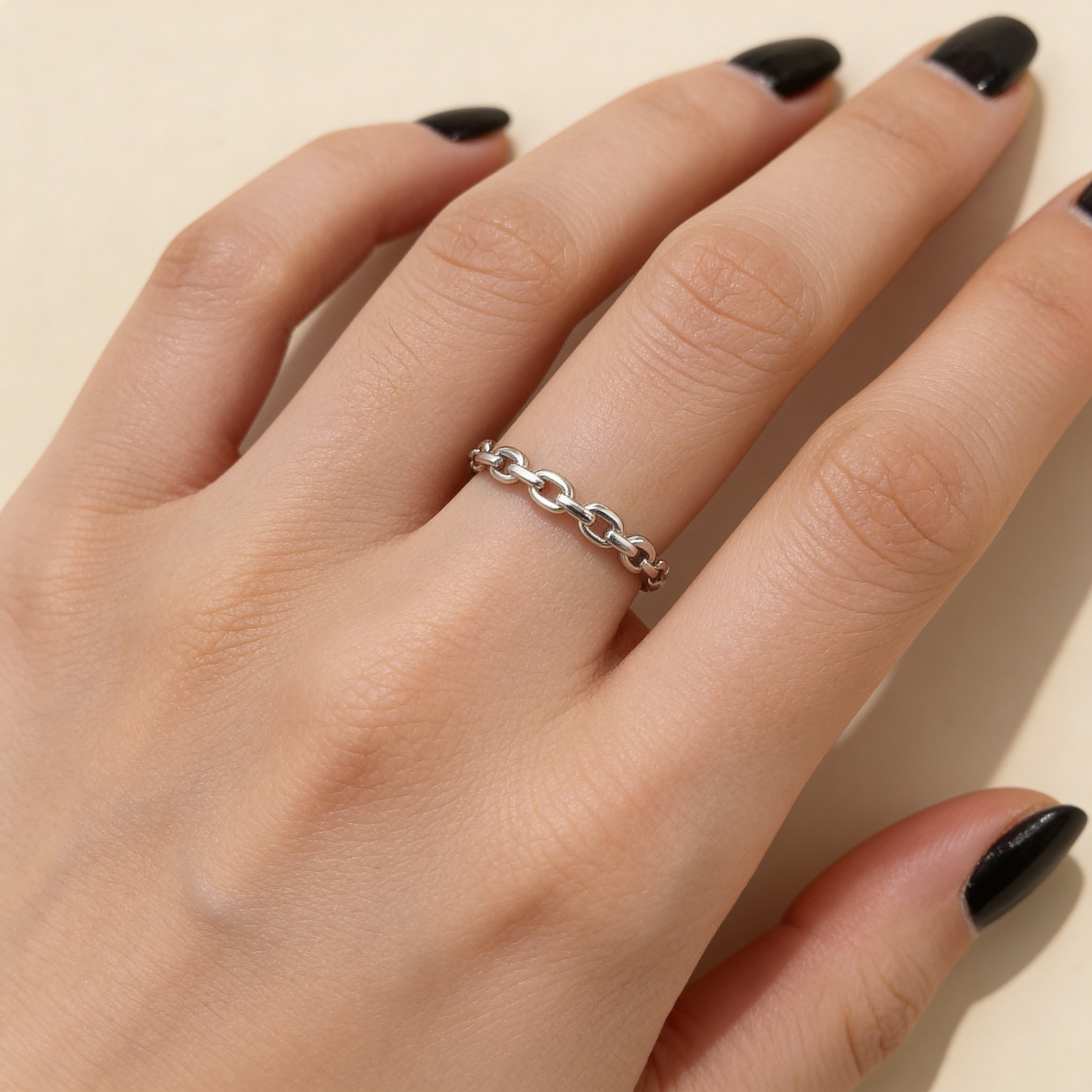 Adjustable silver chain ring with polished link design, modern fashion ring for women gift idea.